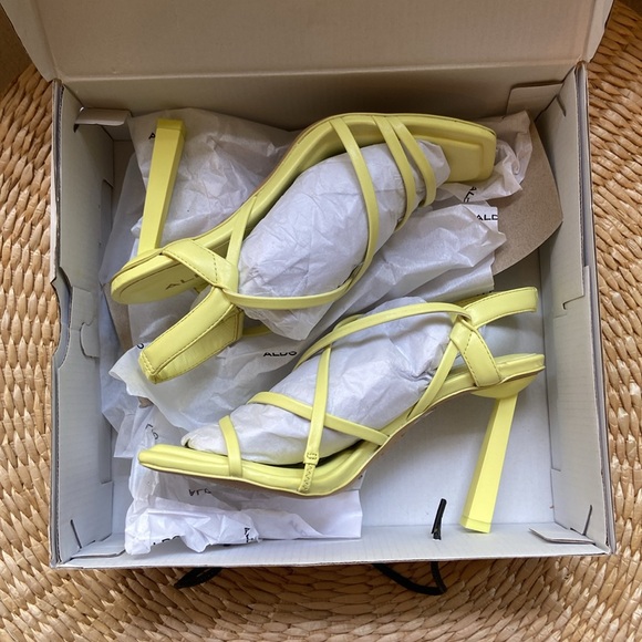 NIB - Aldo Amilia Heel - Yellow - Picture 12 of 13